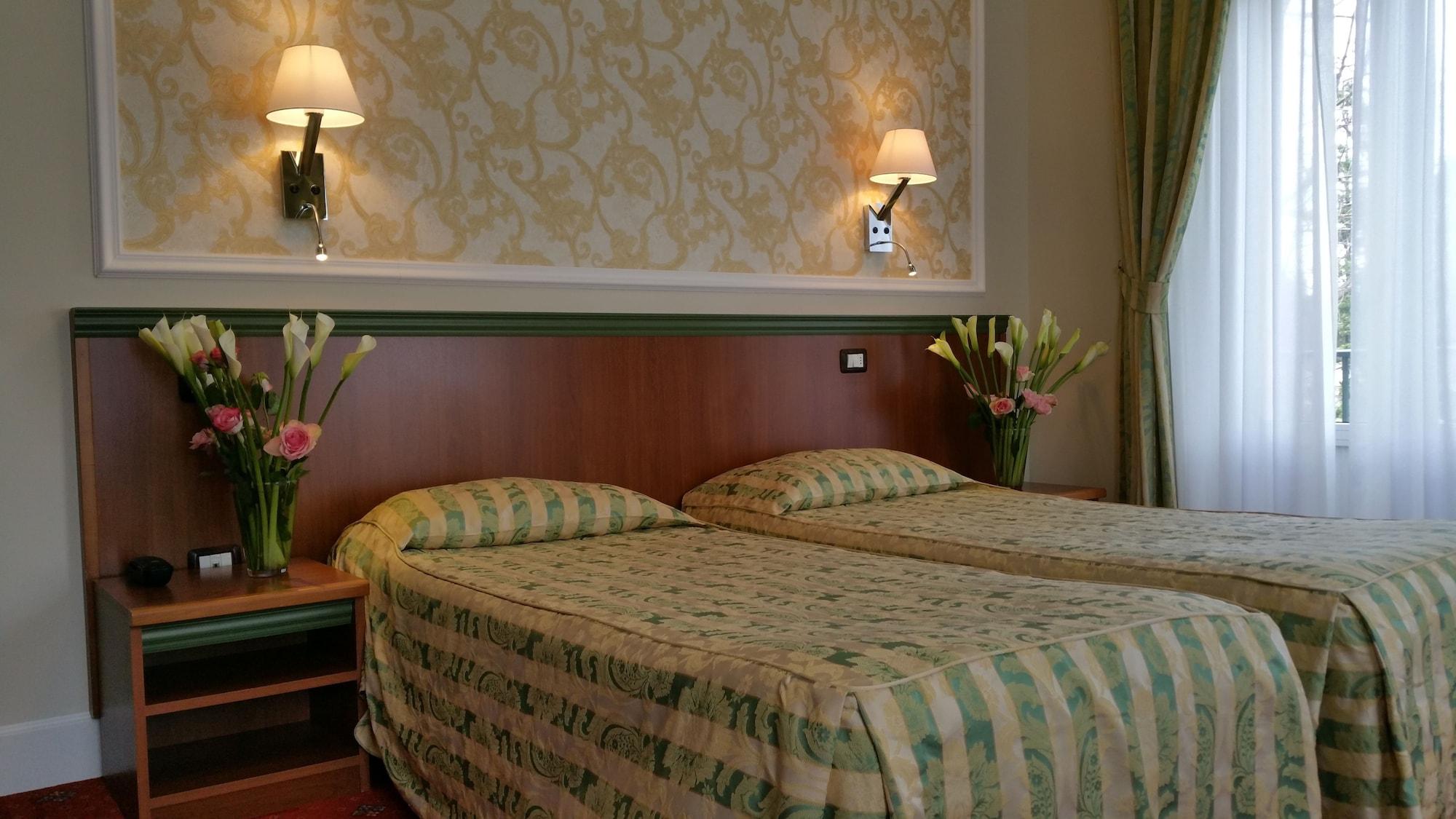 Hotel Flora Stresa Esterno foto