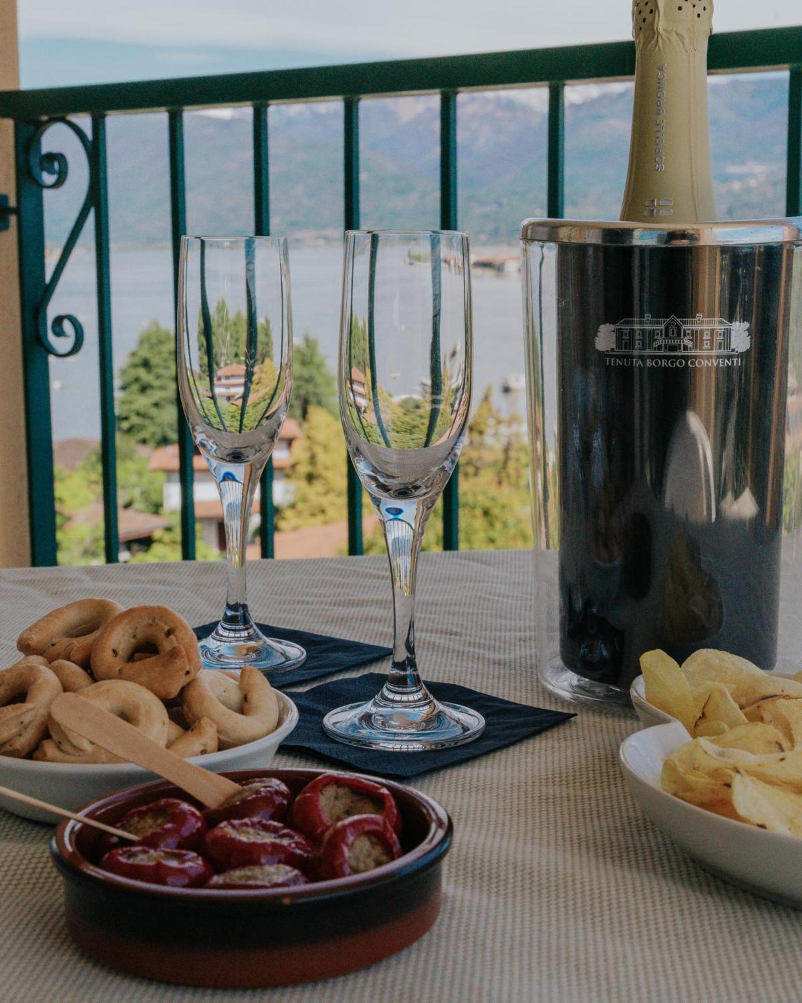 Hotel Flora Stresa Esterno foto