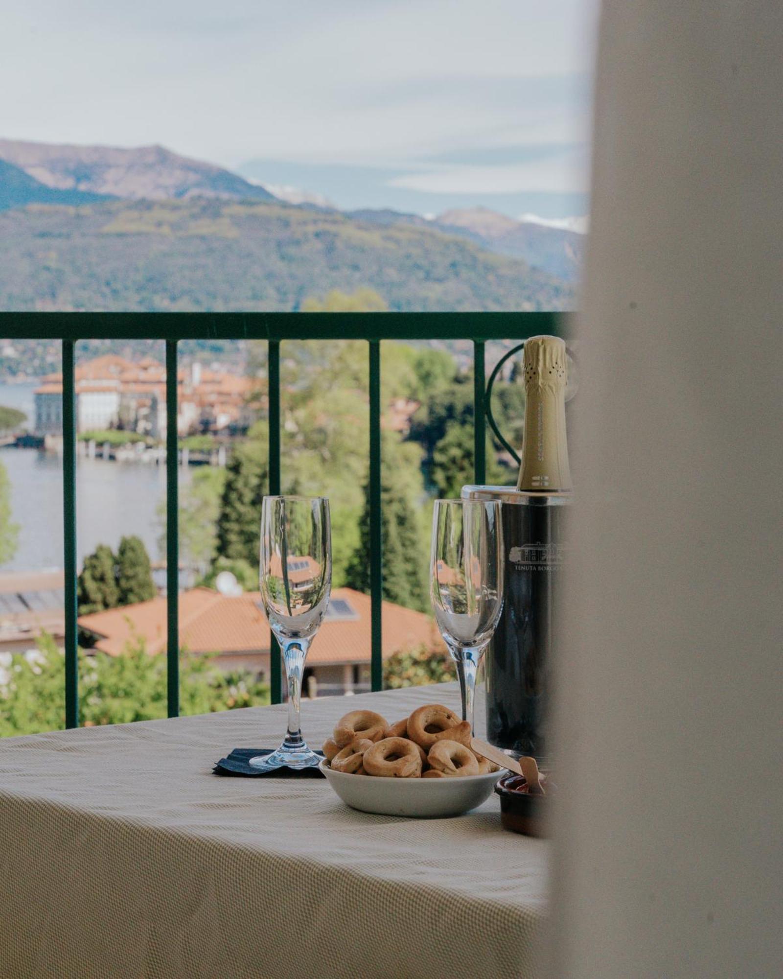 Hotel Flora Stresa Esterno foto