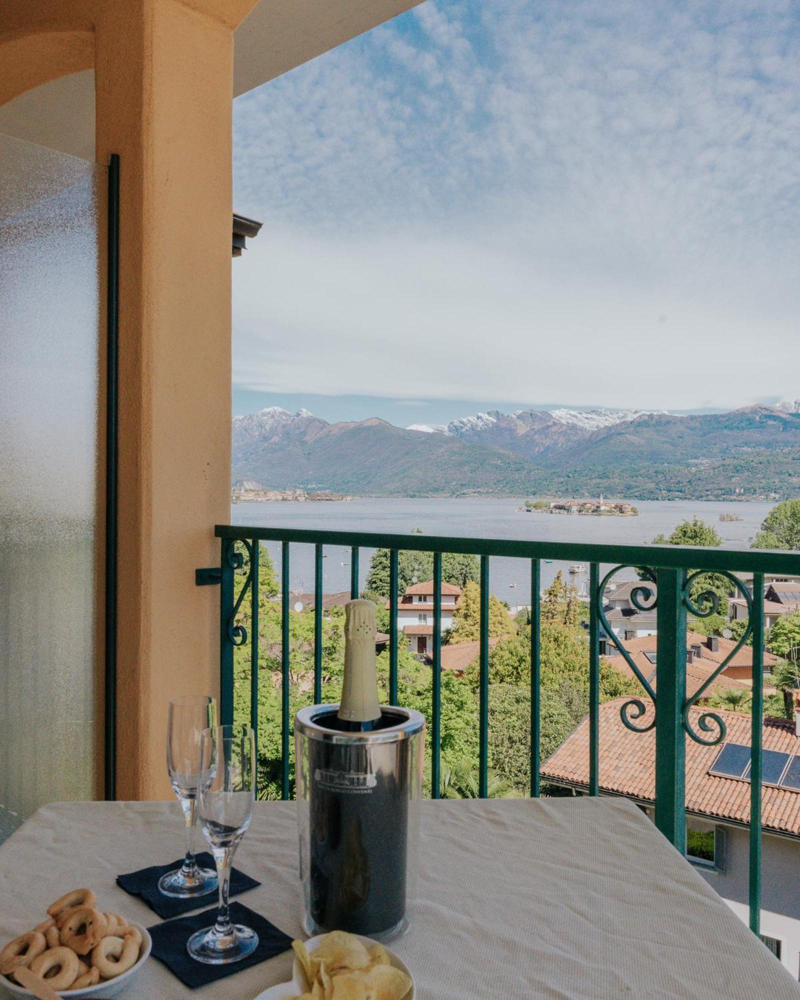 Hotel Flora Stresa Esterno foto