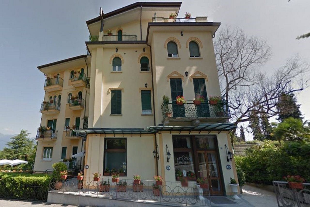 Hotel Flora Stresa Esterno foto