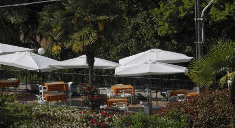 Hotel Flora Stresa Esterno foto