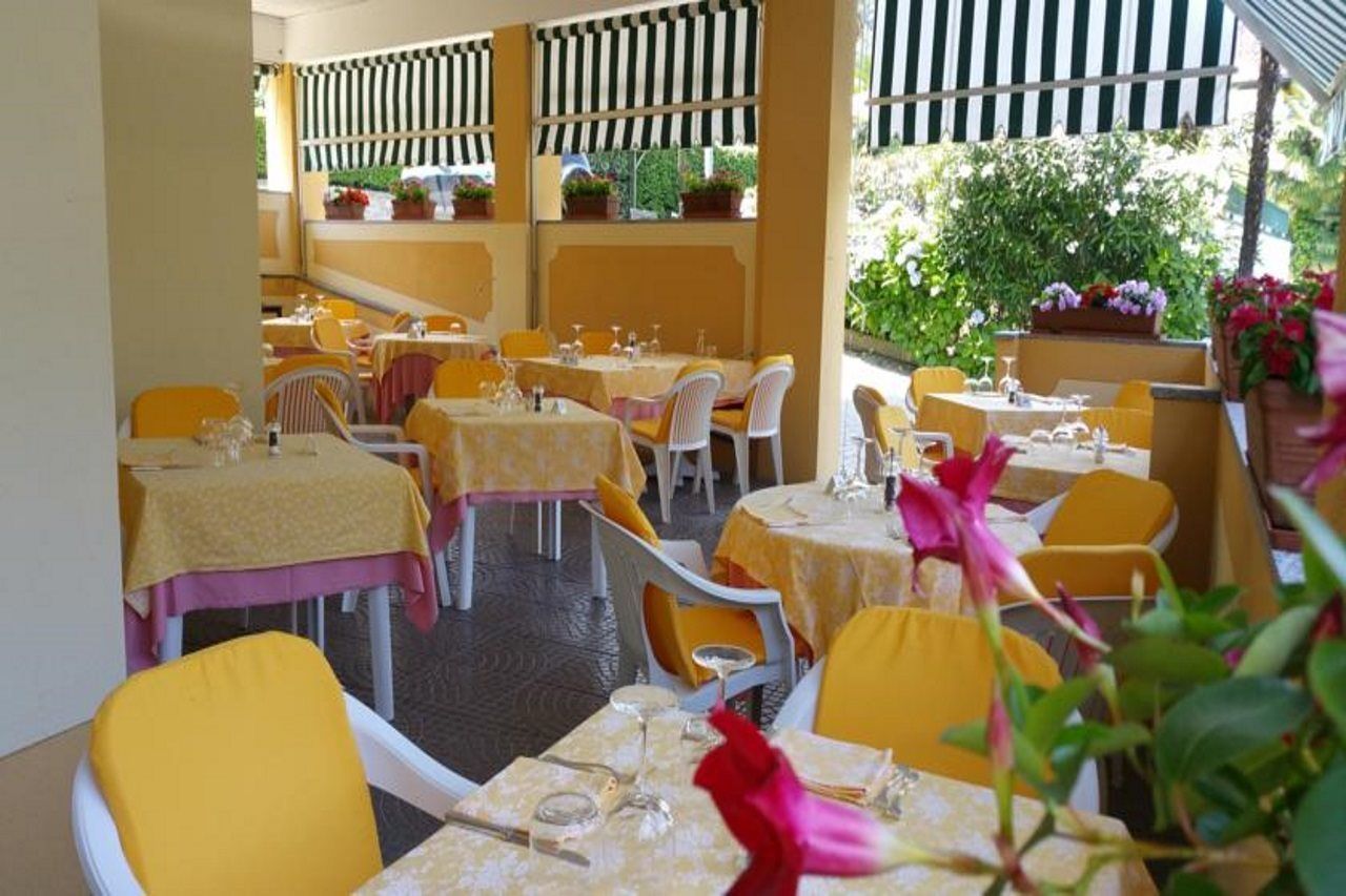Hotel Flora Stresa Esterno foto