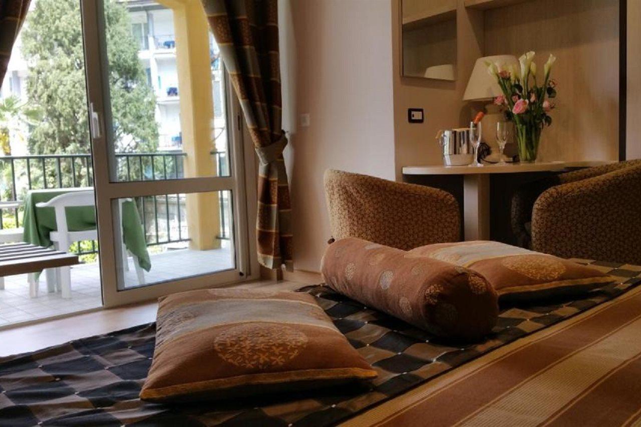 Hotel Flora Stresa Esterno foto
